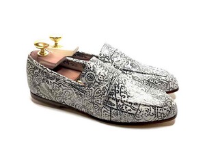 Loafers 'Tasca' in calfskin silkscreened Manor White™