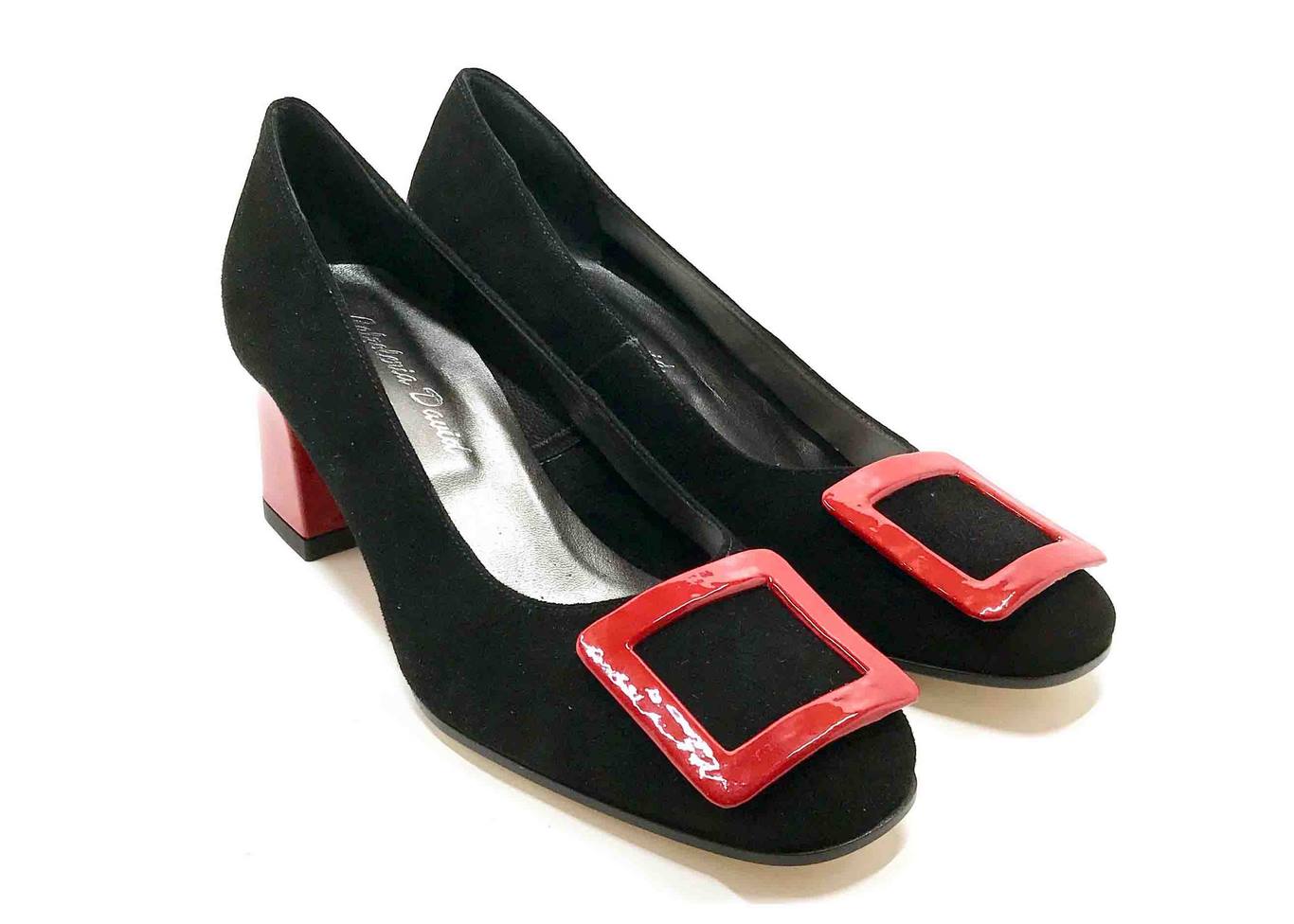 Décolleté Heel 5cm upper in Black Suede, heel and buckle in Patent Red