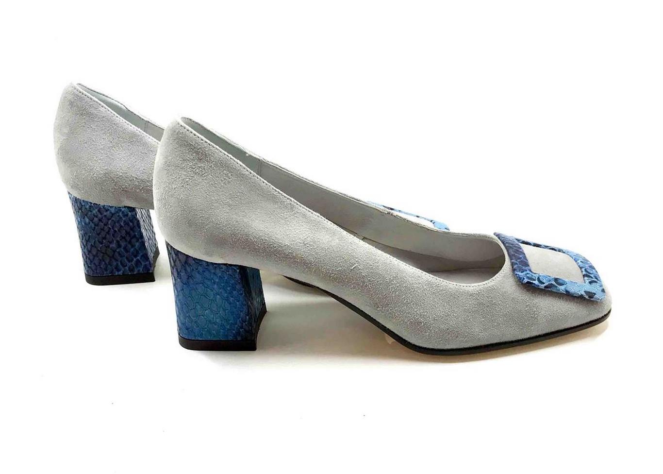 Décolleté Heel 5cm upper in Grey Suede, heel and buckle in printed Blue Phyton