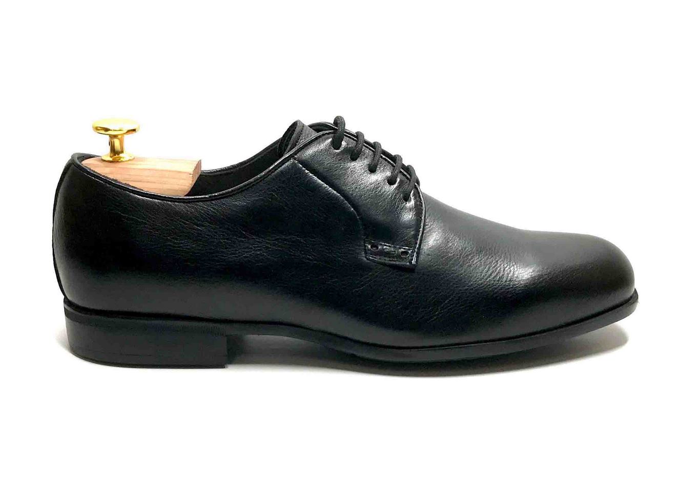 Comfort Laced with removable insoles in Black leather